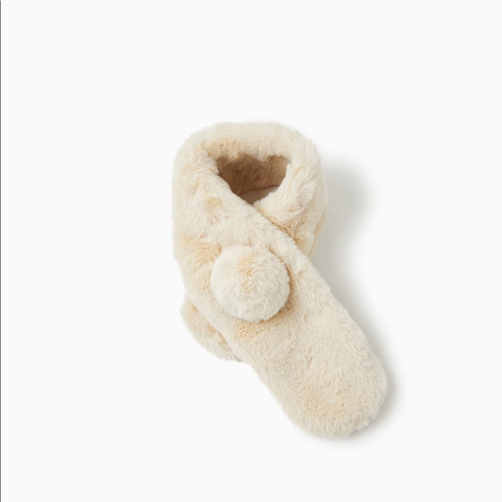 Zara - Faux Fur Scarf